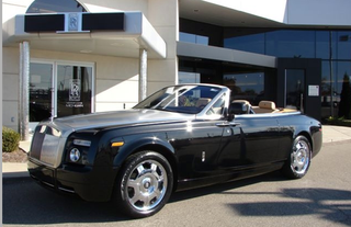 Illustration for article titled Just re-fi'd a Rolls Royce Drophead Coupe